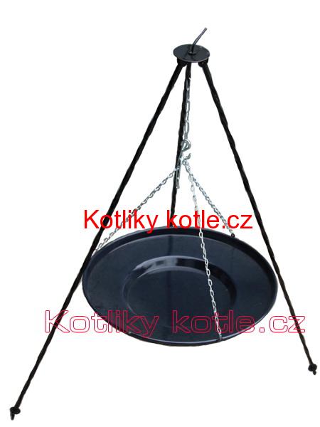 Grilovací pánev s řetízkem
