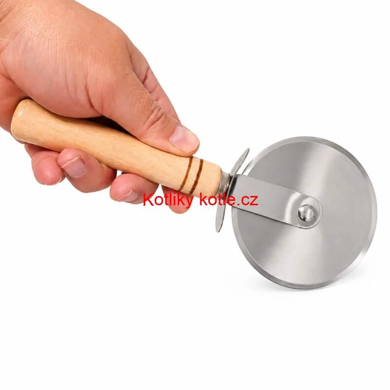 Kráječ na pizzu s dřevěnou rukojetí 22 cm