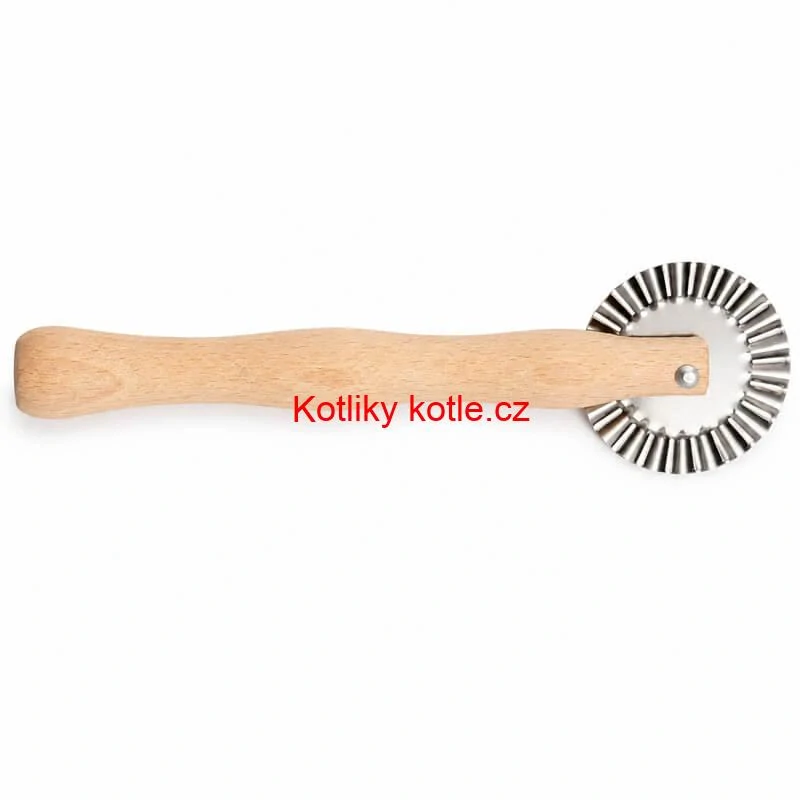 Dřevěné rádýlko na těsto 17 cm – vlnkované kolečko 5 cm