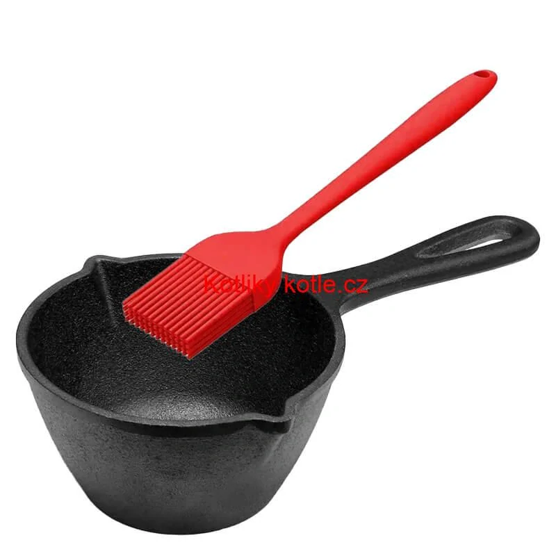 Litinový rendlík (kastrol) 0,5 l + silikonová mášlovačka