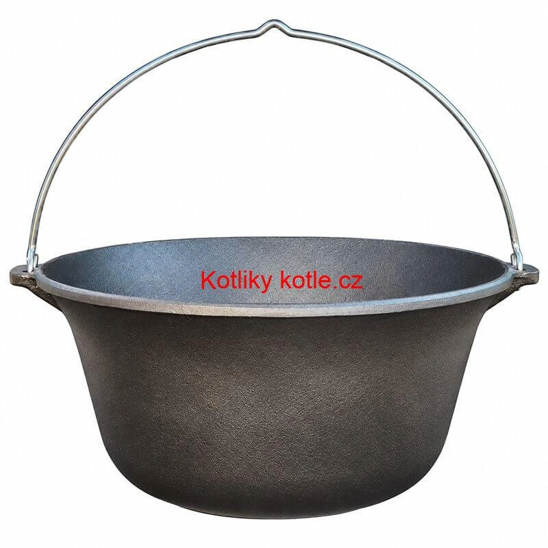 Litinový kotlík 30 l z přírodní nesmaltované litiny na vaření nad ohněm.