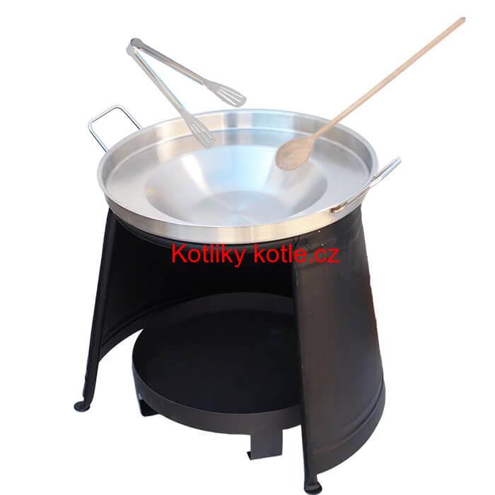 Nerezová pánev + chránič plamene a ohniště