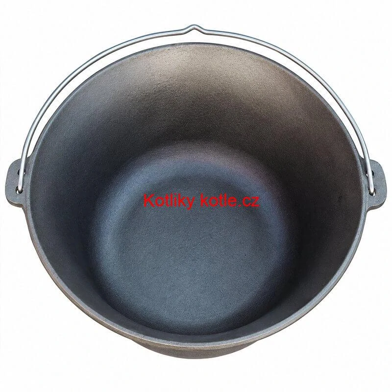 Litinový kotlík 30 l z přírodní nesmaltované litiny na vaření nad ohněm.Litinový kotlík 30 l z přírodní nesmaltované litiny na vaření nad ohněm.